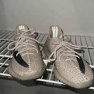 Adidas Yeezy Boost 350 v2